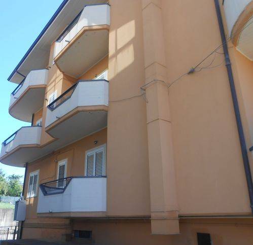intera palazzina in vendita a San Nicola Manfredi