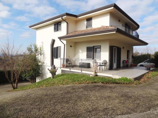 casa indipendente in vendita a San Nicola Manfredi