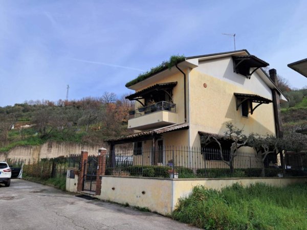 casa indipendente in vendita a San Nicola Manfredi