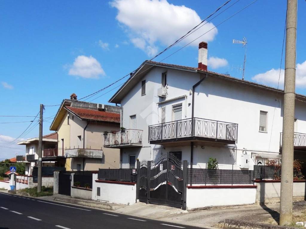 casa indipendente in vendita a San Nicola Manfredi