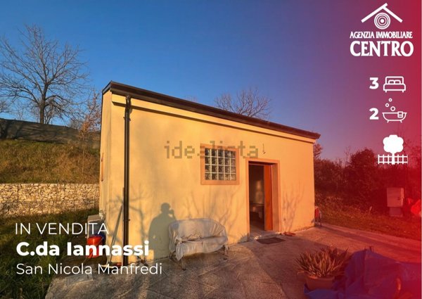 casa indipendente in vendita a San Nicola Manfredi in zona Iannassi