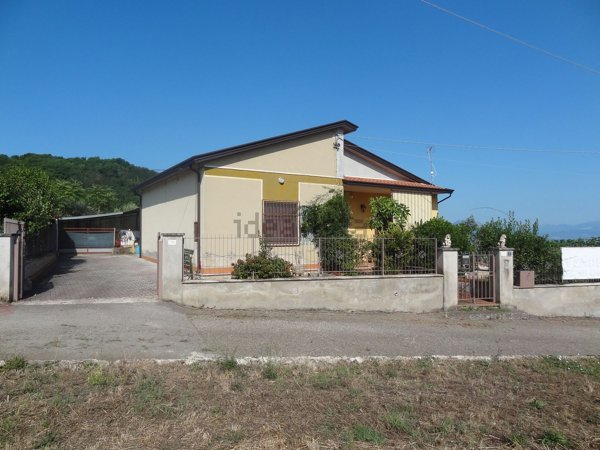 casa indipendente in vendita a San Nicola Manfredi