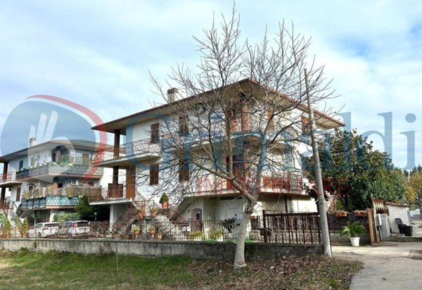 casa indipendente in vendita a San Nicola Manfredi