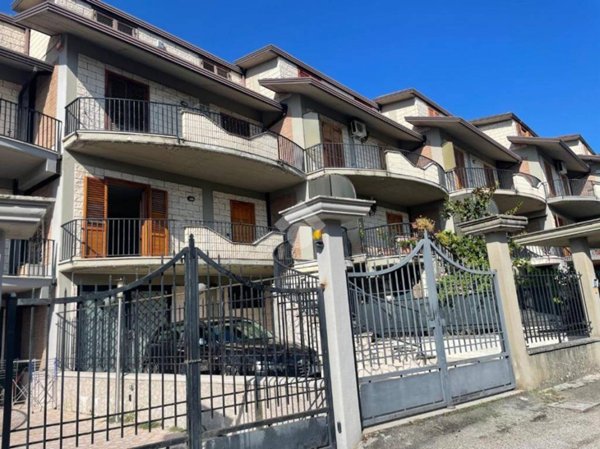 casa indipendente in vendita a San Nicola Manfredi in zona Iannassi