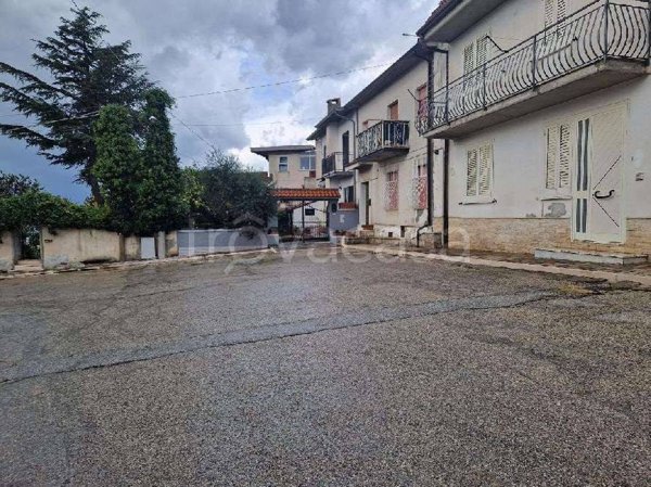 casa indipendente in vendita a San Nicola Manfredi in zona Monterocchetta