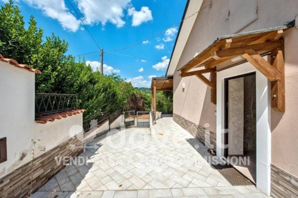 casa indipendente in vendita a San Nicola Manfredi in zona Pagliara