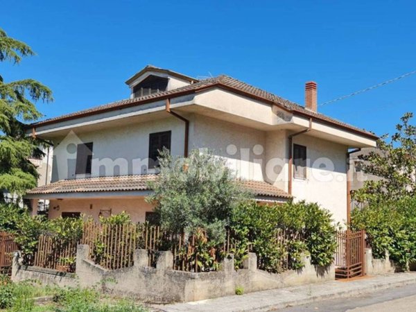 casa indipendente in vendita a San Nicola Manfredi in zona Santa Maria Ingrisone