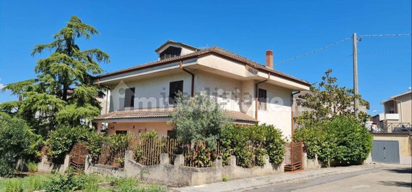 casa indipendente in vendita a San Nicola Manfredi in zona Santa Maria Ingrisone
