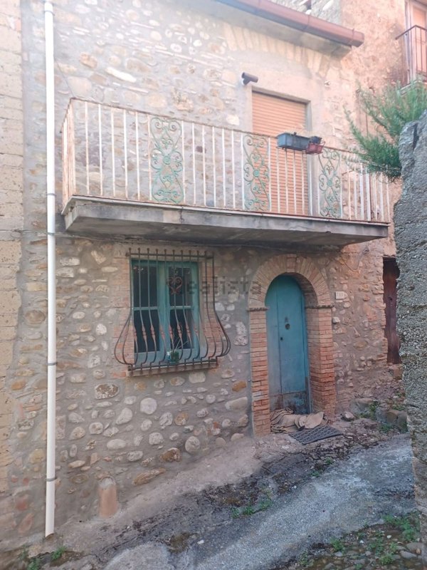 casa indipendente in vendita a San Nicola Manfredi in zona Santa Maria a Toro
