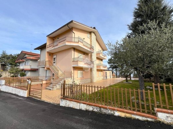 casa indipendente in vendita a San Nicola Manfredi in zona Santa Maria a Toro