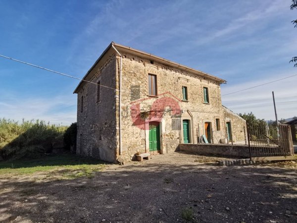 casa indipendente in vendita a San Nicola Manfredi