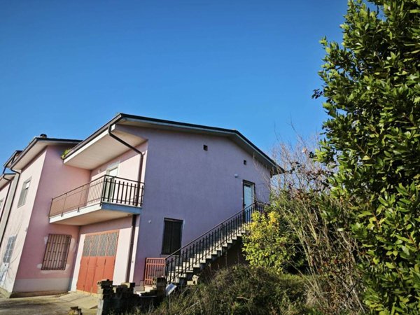 casa indipendente in vendita a San Nicola Manfredi in zona Iannassi