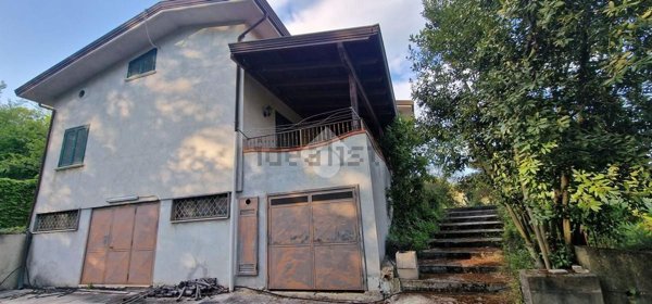 casa indipendente in vendita a San Nicola Manfredi