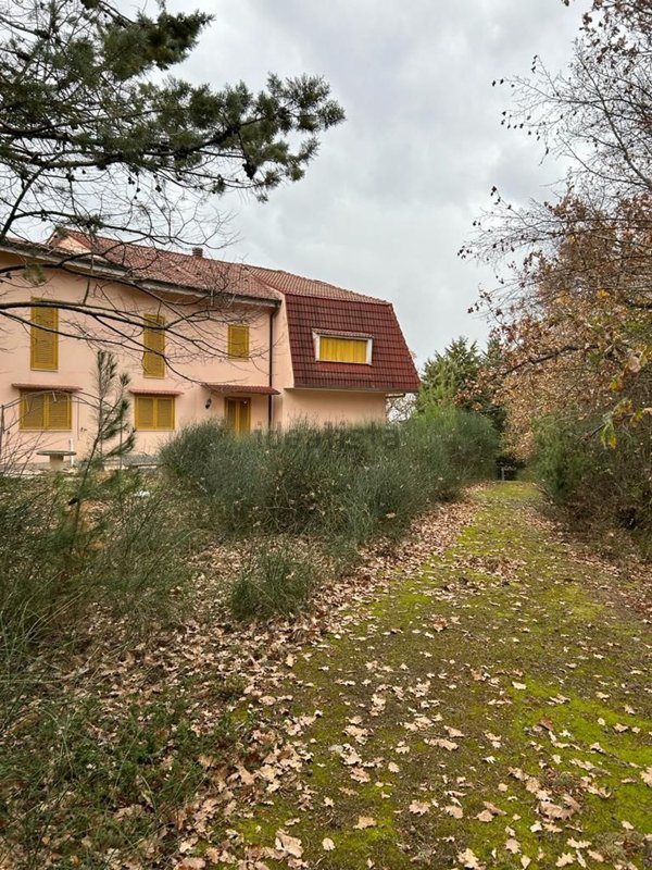 casa indipendente in vendita a San Nicola Manfredi in zona Santa Maria a Toro