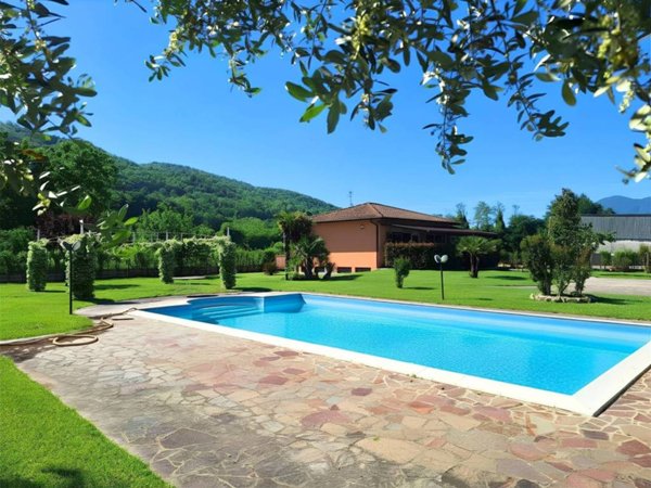 casa indipendente in vendita a San Nicola Manfredi in zona Pagliara