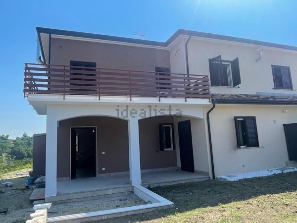 casa indipendente in vendita a San Nicola Manfredi in zona Santa Maria Ingrisone