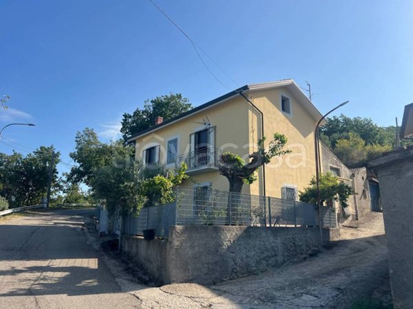 casa indipendente in vendita a San Nicola Manfredi in zona Pagliara