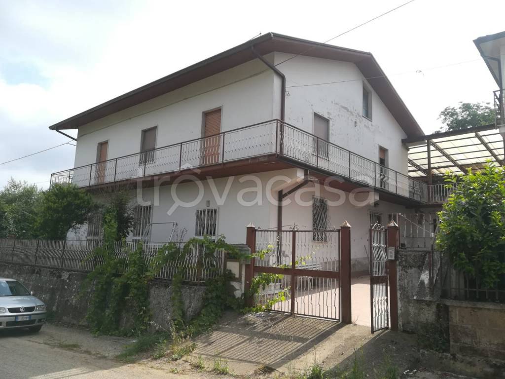 casa indipendente in vendita a San Nicola Manfredi in zona Iannassi