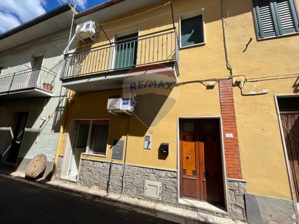 casa indipendente in vendita a San Salvatore Telesino
