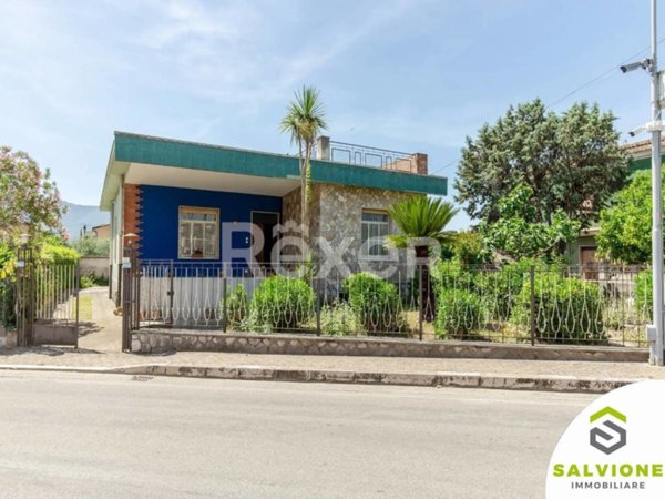 casa indipendente in vendita a San Salvatore Telesino