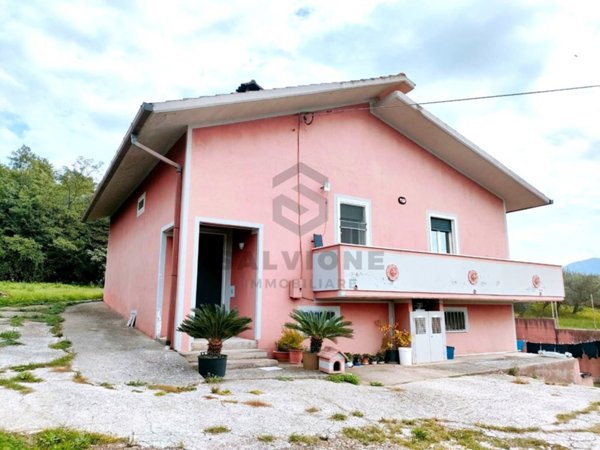 casa indipendente in vendita a San Salvatore Telesino