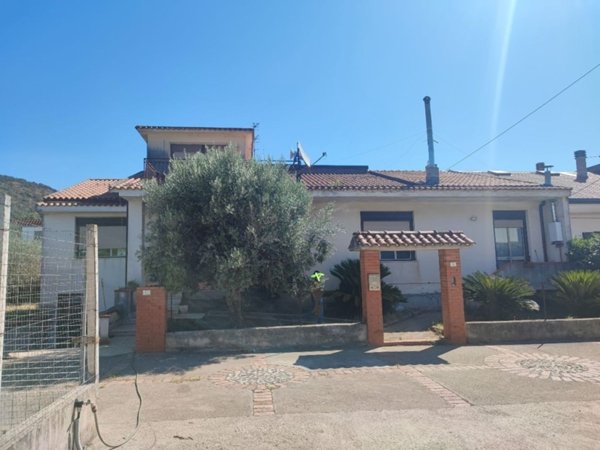 casa indipendente in vendita a San Salvatore Telesino