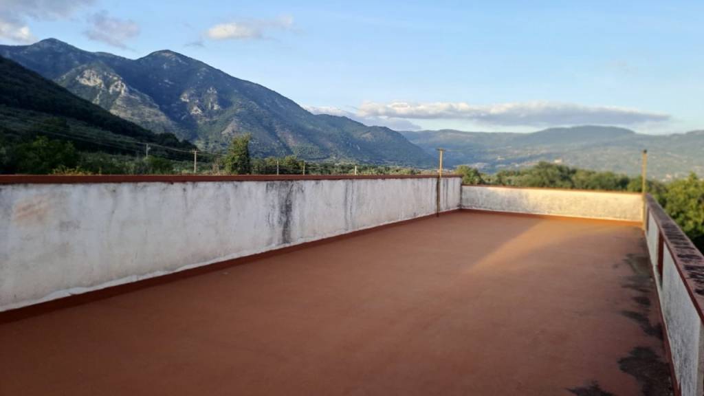 casa indipendente in vendita a San Salvatore Telesino in zona Banca