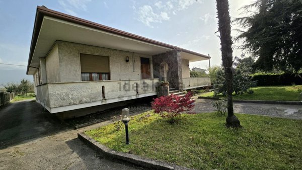 casa indipendente in vendita a San Salvatore Telesino