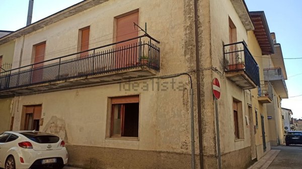 casa indipendente in vendita a San Salvatore Telesino