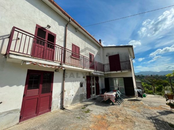 casa indipendente in vendita a San Salvatore Telesino