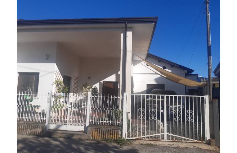 casa indipendente in vendita a San Salvatore Telesino