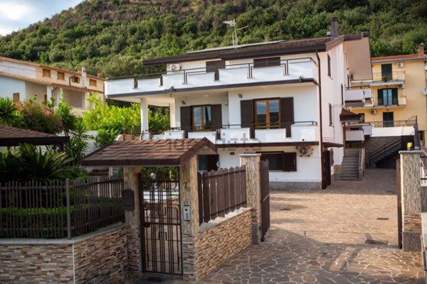 casa indipendente in vendita a San Salvatore Telesino