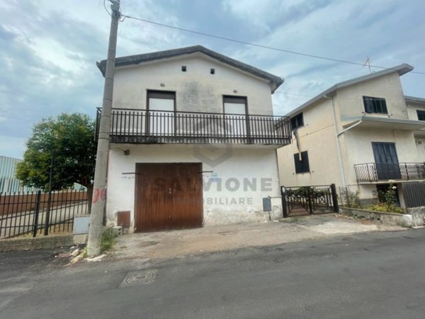 casa indipendente in vendita a San Salvatore Telesino