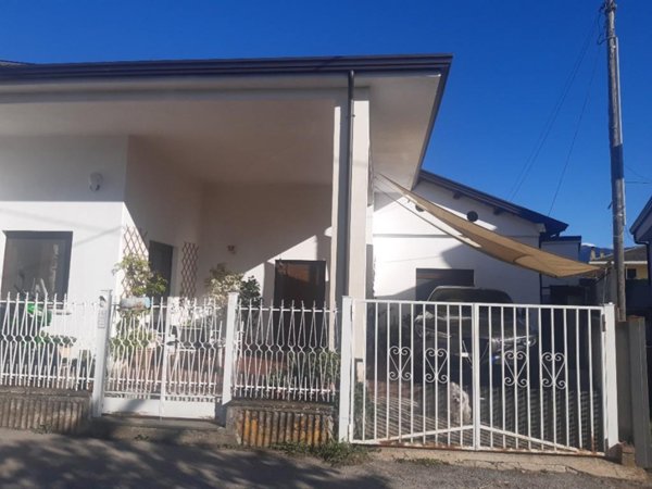 casa indipendente in vendita a San Salvatore Telesino