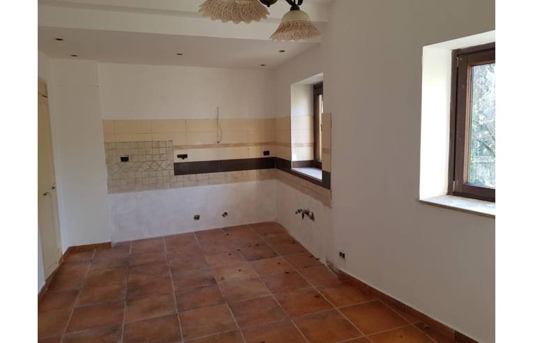 casa indipendente in vendita a San Salvatore Telesino