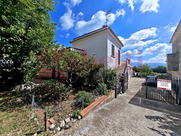 casa indipendente in vendita a San Salvatore Telesino in zona Banca