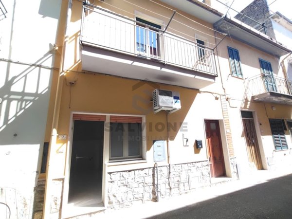 casa indipendente in vendita a San Salvatore Telesino in zona Telese Vetere