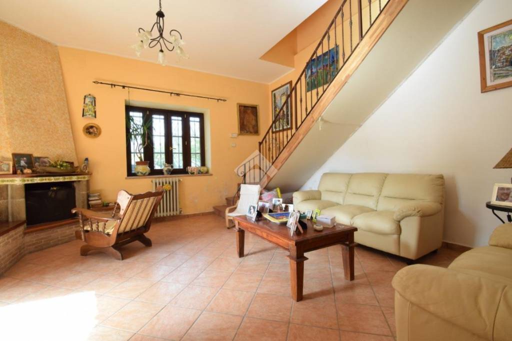 casa indipendente in vendita a Sant'Agata de' Goti in zona Presta