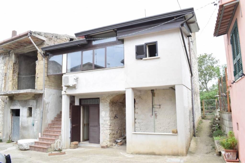 casa indipendente in vendita a Sant'Agata de' Goti