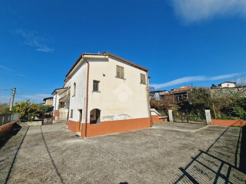 casa indipendente in vendita a Sant'Agata de' Goti
