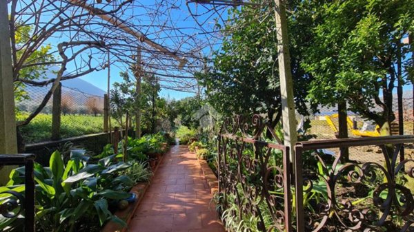 casa indipendente in vendita a Sant'Agata de' Goti in zona Bagnoli