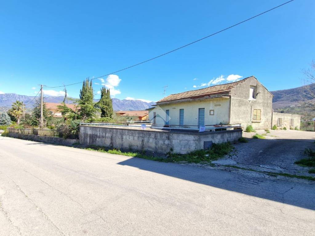 casa indipendente in vendita a Sant'Agata de' Goti in zona Bagnoli