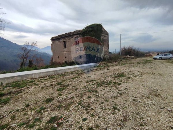 casa indipendente in vendita a Sant'Agata de' Goti in zona Faggiano