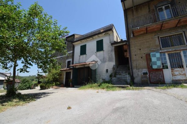 casa indipendente in vendita a Sant'Agata de' Goti in zona Presta
