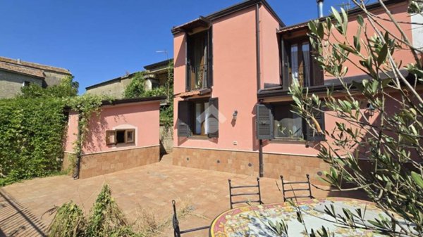 casa indipendente in vendita a Sant'Agata de' Goti in zona Bagnoli
