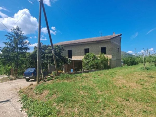 casa indipendente in vendita a Sant'Agata de' Goti