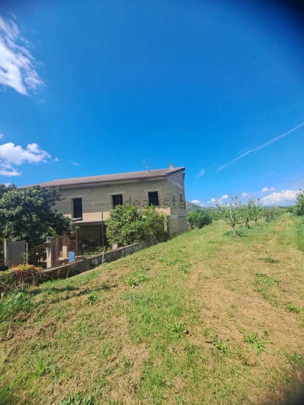 casa indipendente in vendita a Sant'Agata de' Goti