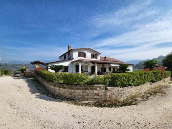 casa indipendente in vendita a Sant'Agata de' Goti