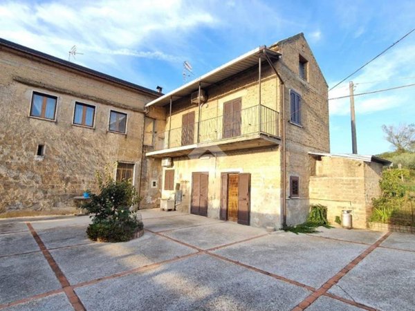 casa indipendente in vendita a Sant'Agata de' Goti