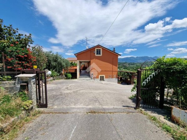 casa indipendente in vendita a Sant'Agata de' Goti in zona Bagnoli